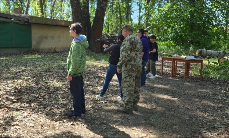 Élményalapú honvédelmi programon vettek részt kilencedikes tanulóink